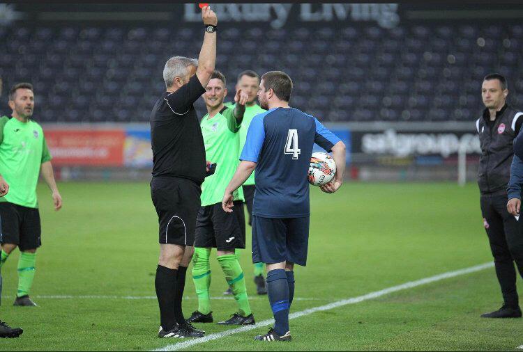 Craig shows his red card